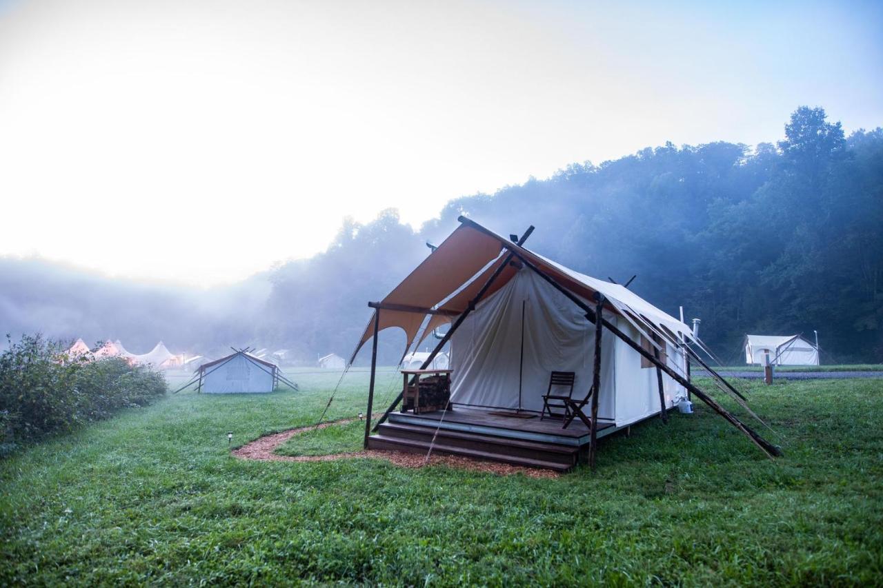 Under Canvas Great Smoky Mountains Hotel Pigeon Forge Exterior photo