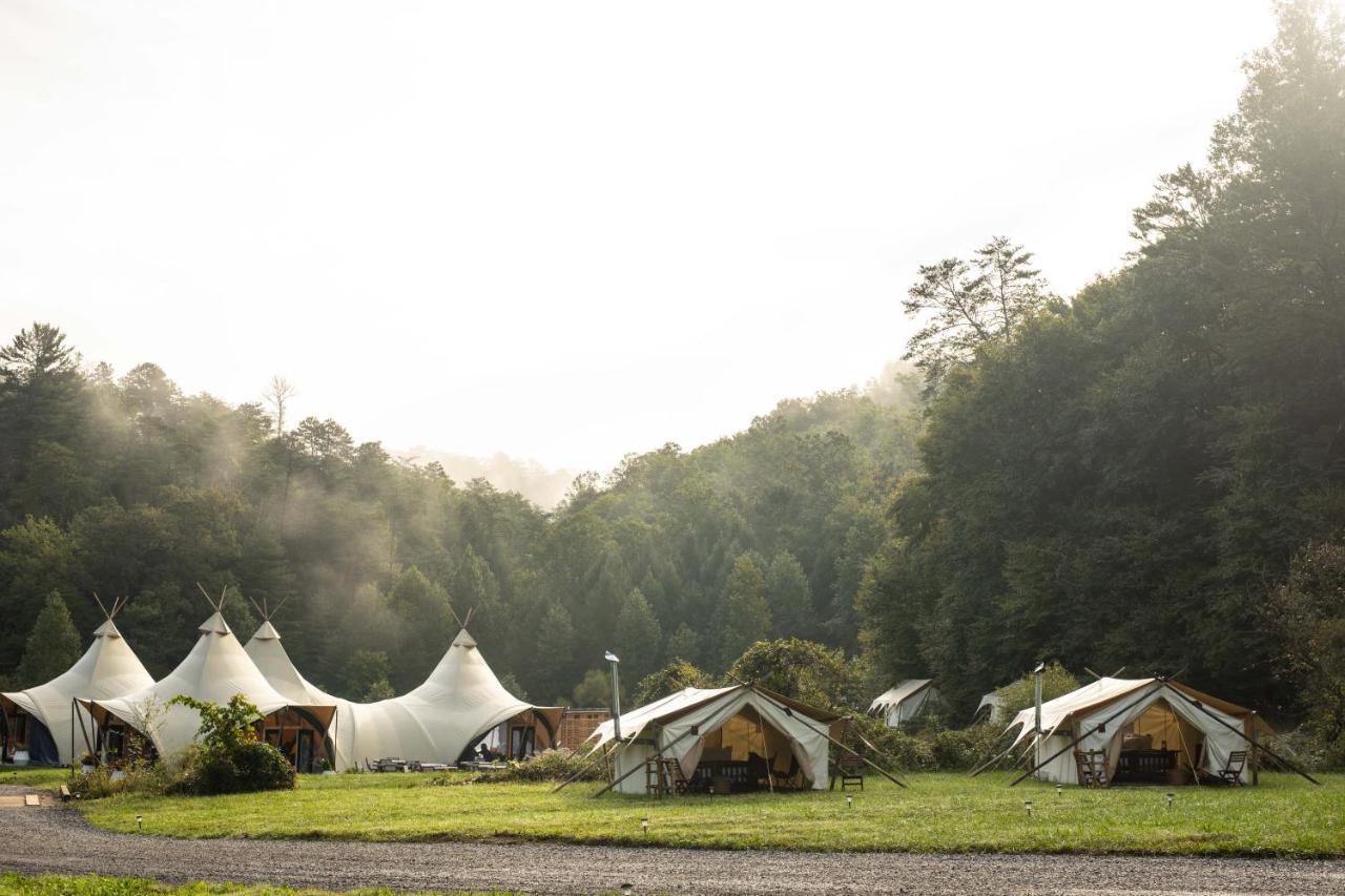 Under Canvas Great Smoky Mountains Hotel Pigeon Forge Exterior photo